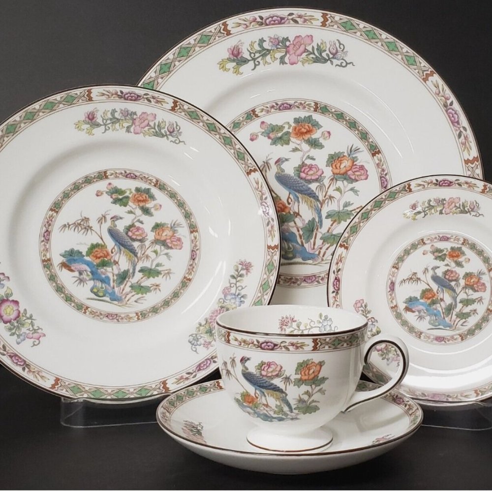 WEDGWOOD KUTANI CRANE 5P PLACE SETTING. ( MINT)